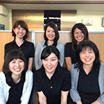 写真 取締役 戦略企画室室長 吉田氏（下左）と戦略企画チーム