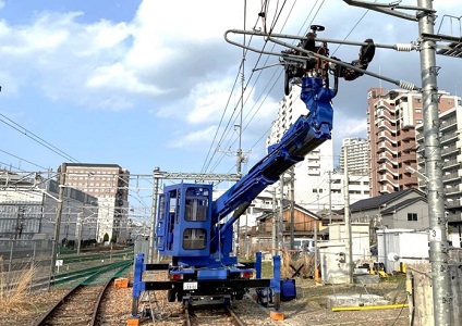 写真　多機能鉄道重機（日本信号提供）