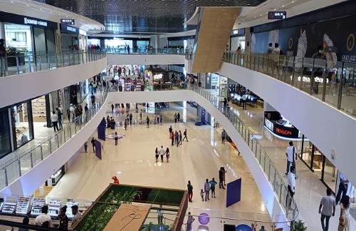写真　10月にコロンボで開業した大型ショッピングモールの「Havelock City Mall」（ジェトロ撮影）